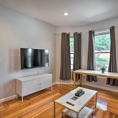 Astonishing 4Br Bright *Apt With Modern Amenities!
